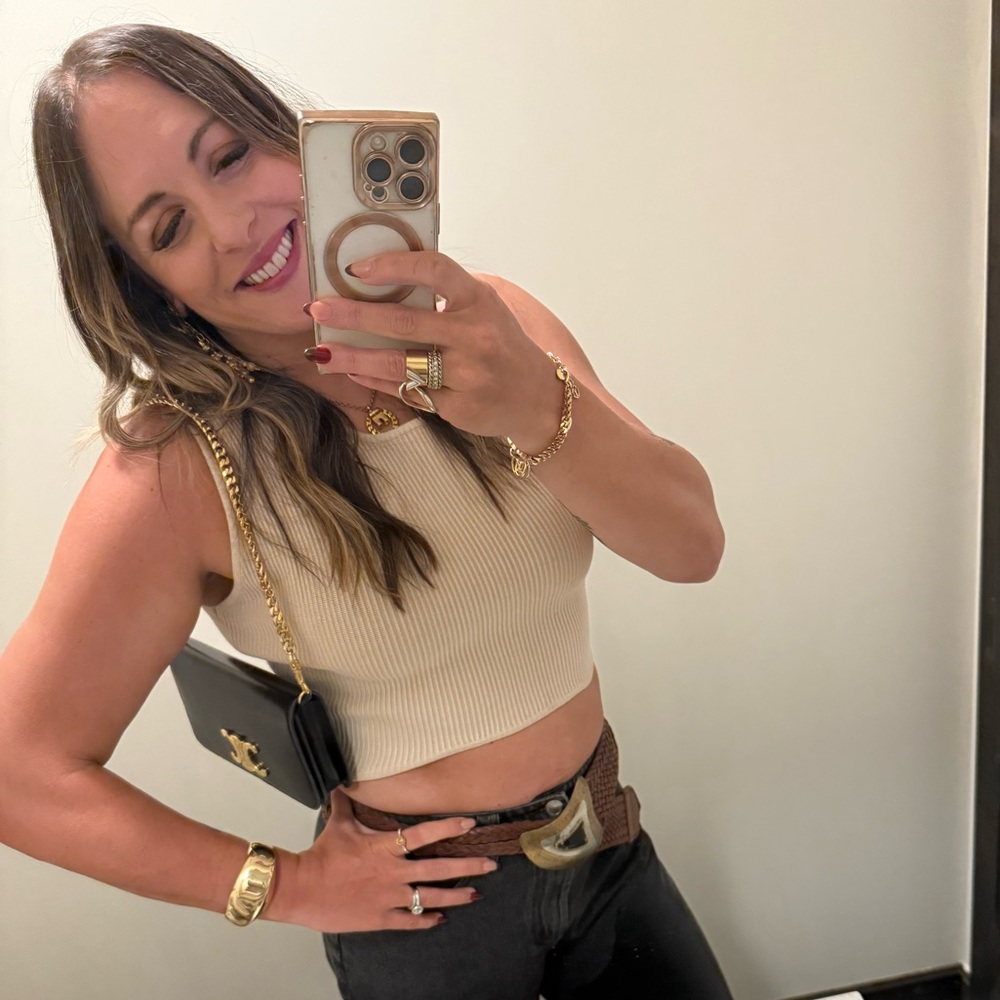 Ashley is Live! ๐ SATURDAYS 7am est ๐ lux designer vintage Share Shows - Picture 2 of 8